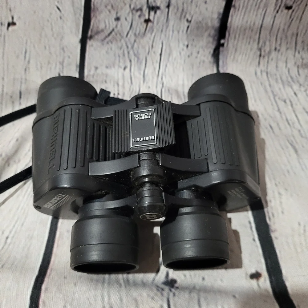Bushnell Binoculars insta focus Black